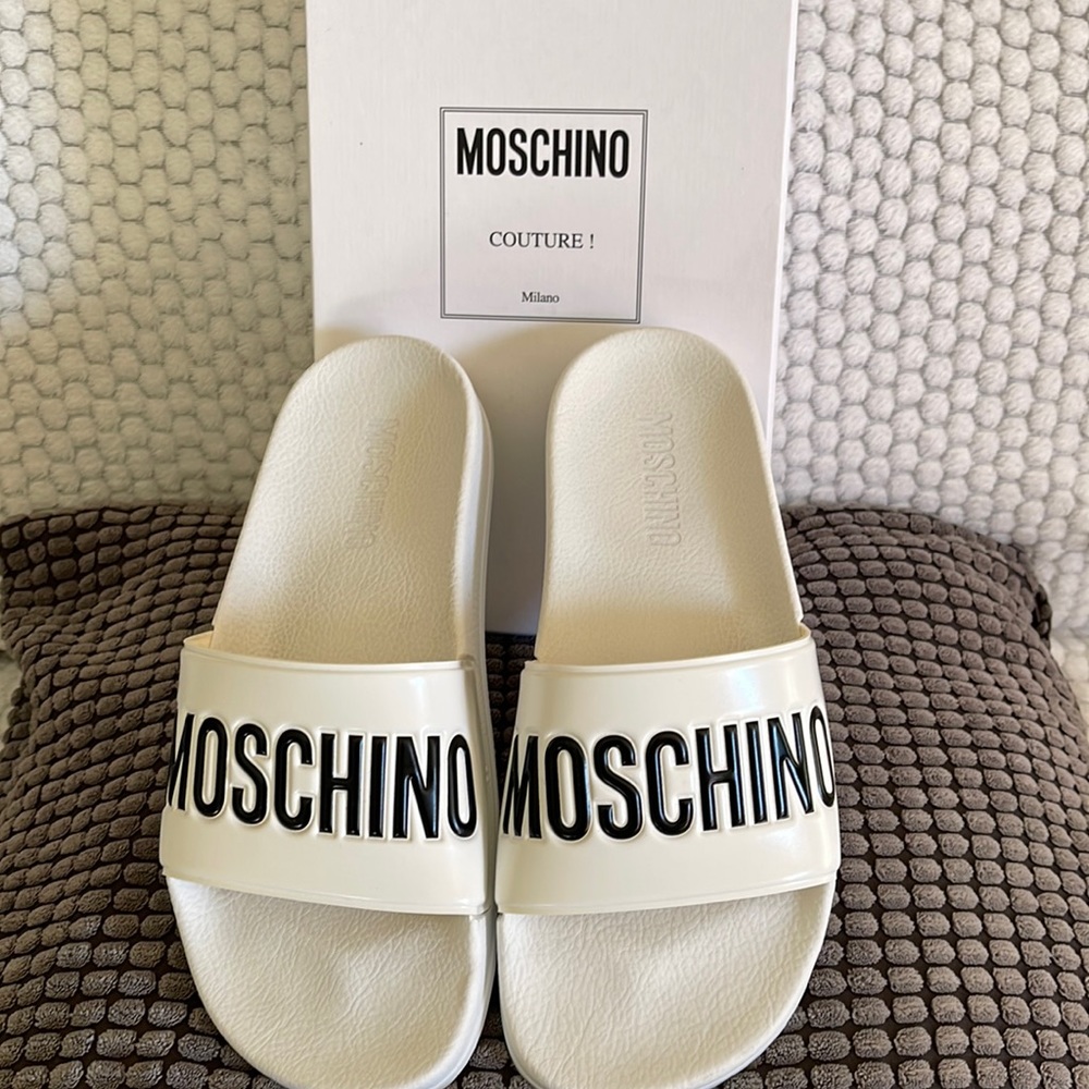 Moschino slippers